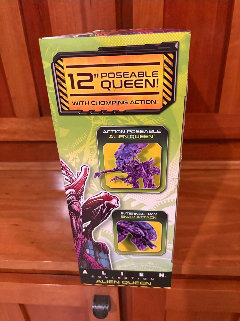 Alien Queen Poseable Action Creature - Walmart Purple Figure - Picture 3 of 6